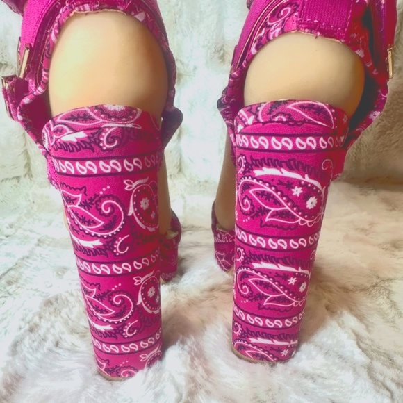 Fuchsia Pink Bandanna Bandana Chunky High Heels Harness Strap Shoes - Picture 9 of 9